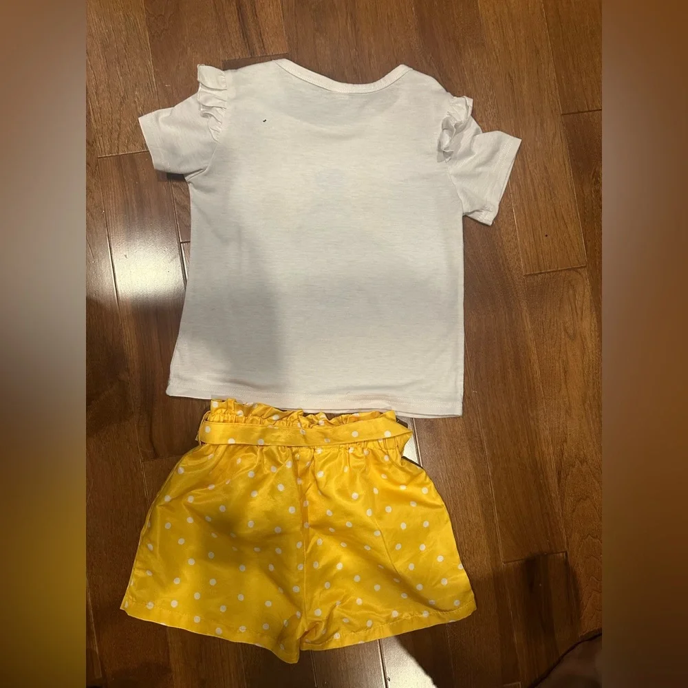 Girls White T-Shirt & Yellow Shorts Outfit Set – Size 5T – Summer Two-Piece